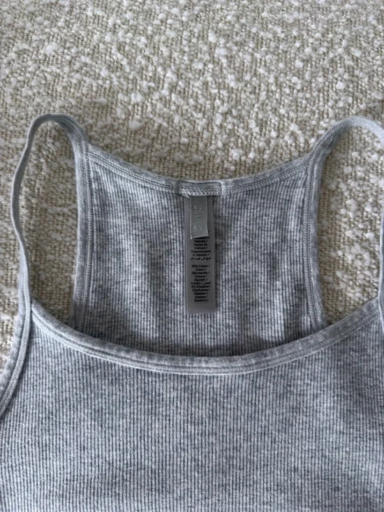 SKIMS RACERBACK Ribbed Tank Top - Picture 3 of 3